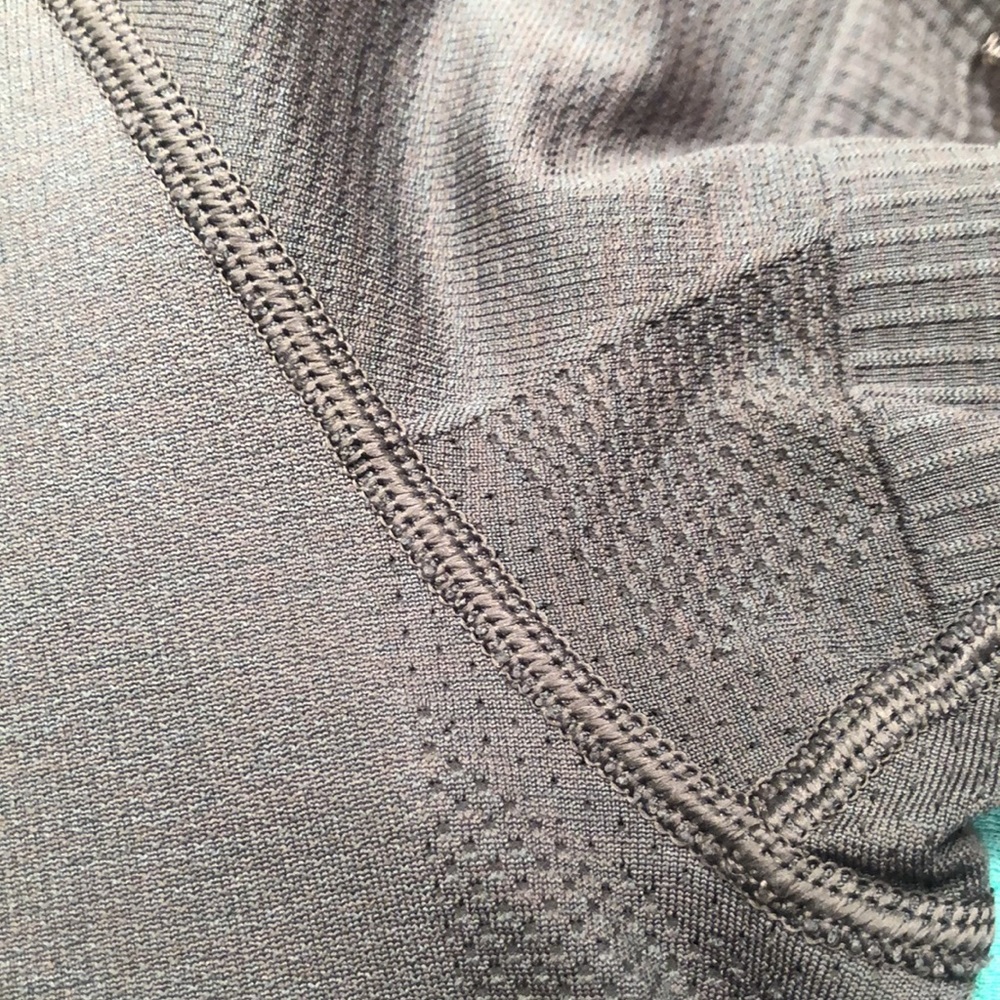 Lululemon top - Picture 5 of 5